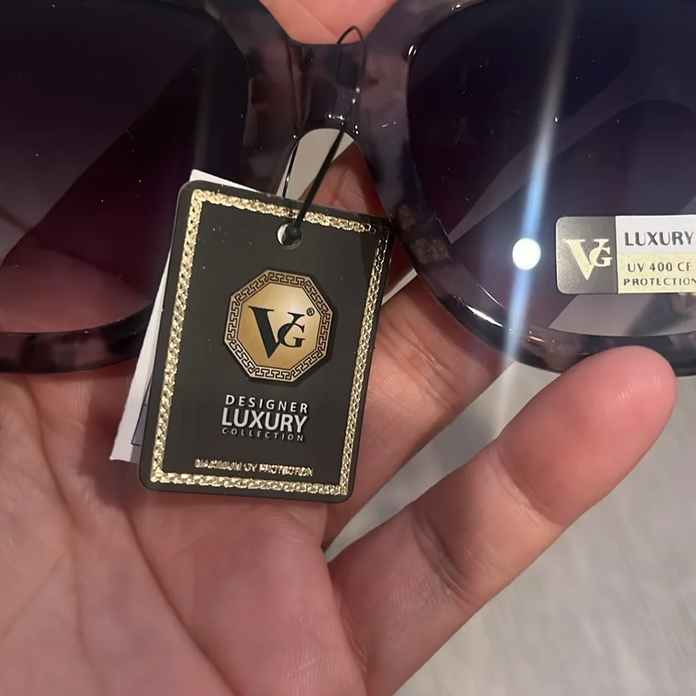 NWT VG designer luxury glasses with 400 UV protection